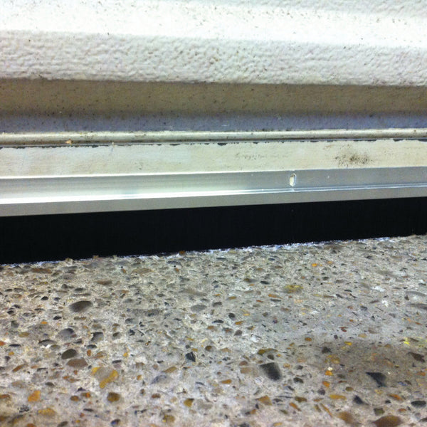 Superbond 180° Alu-Streifenbürste – 2m Länge