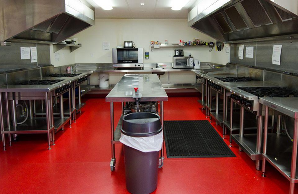 Epoxidharz Bodenbeschichtung für Gewerbeküchen & Gastronomie – 20 m