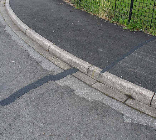 Asphalt Reparatur -Superbond InstanTex – Kalt-Asphaltmörtel